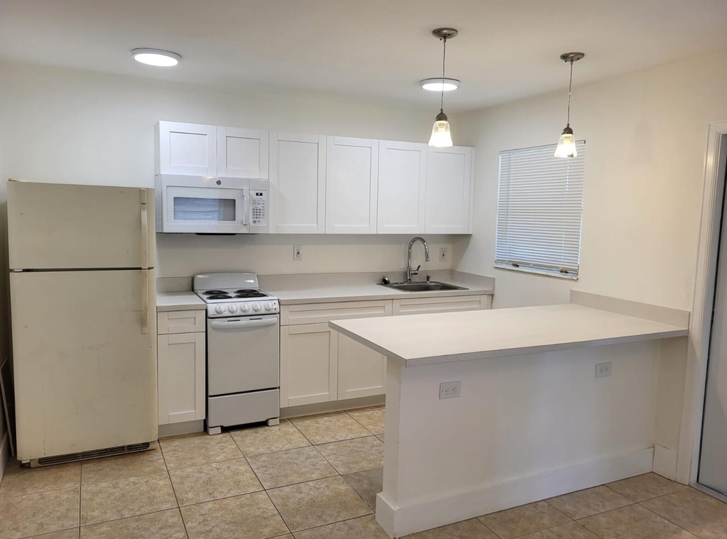 317 N 61st Terrace - Photo 1