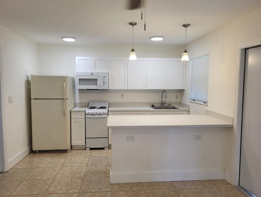 317 N 61st Terrace - Photo 0