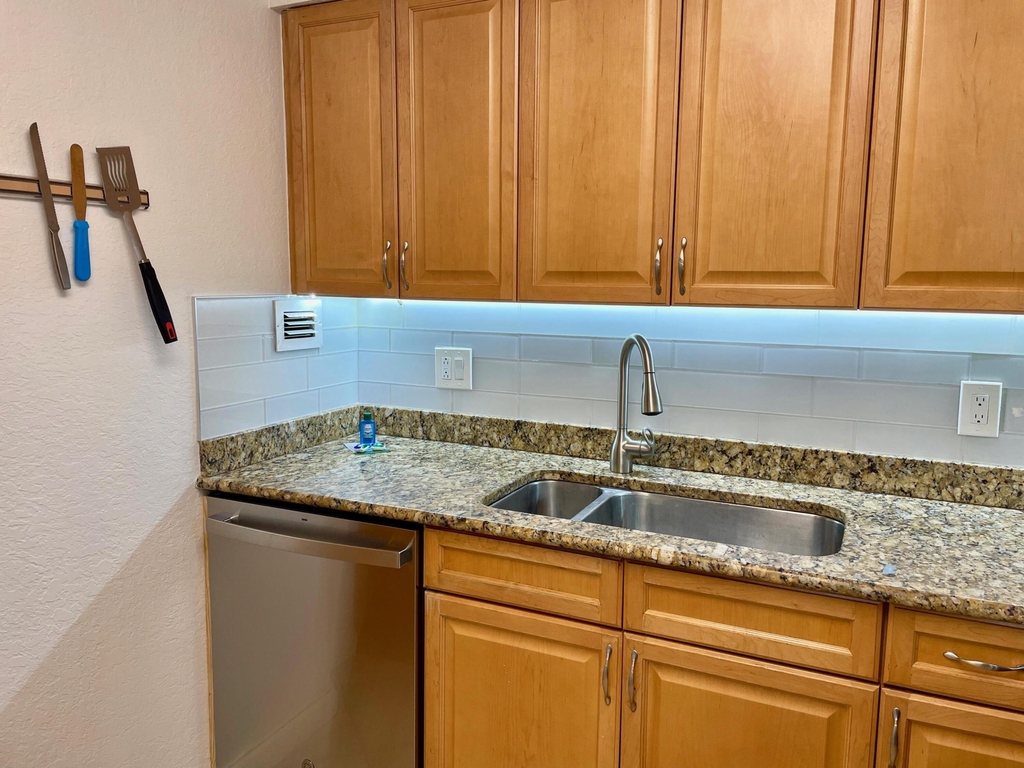 1000 Spanish River Road - Photo 6