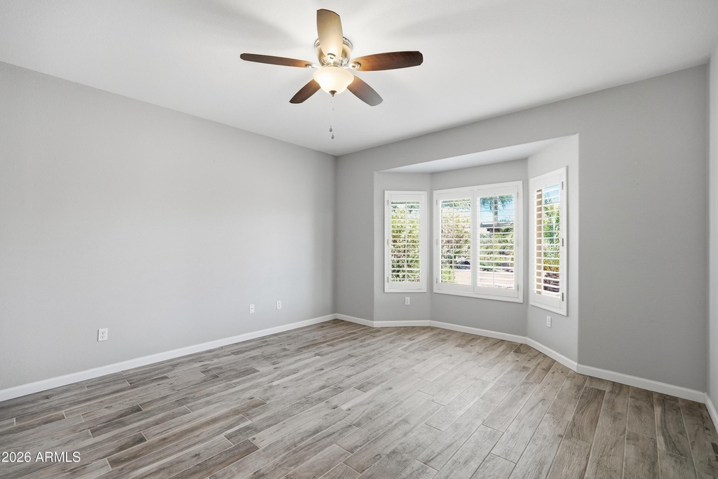 16536 W Rock Springs Lane - Photo 11