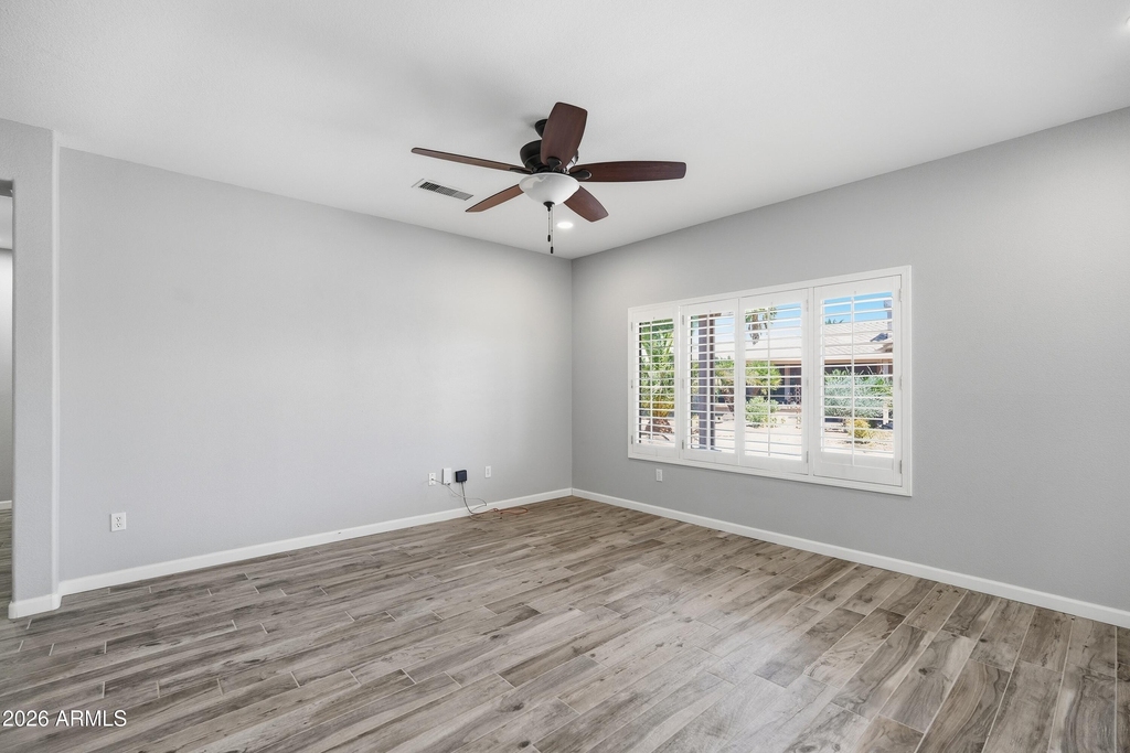 16536 W Rock Springs Lane - Photo 10