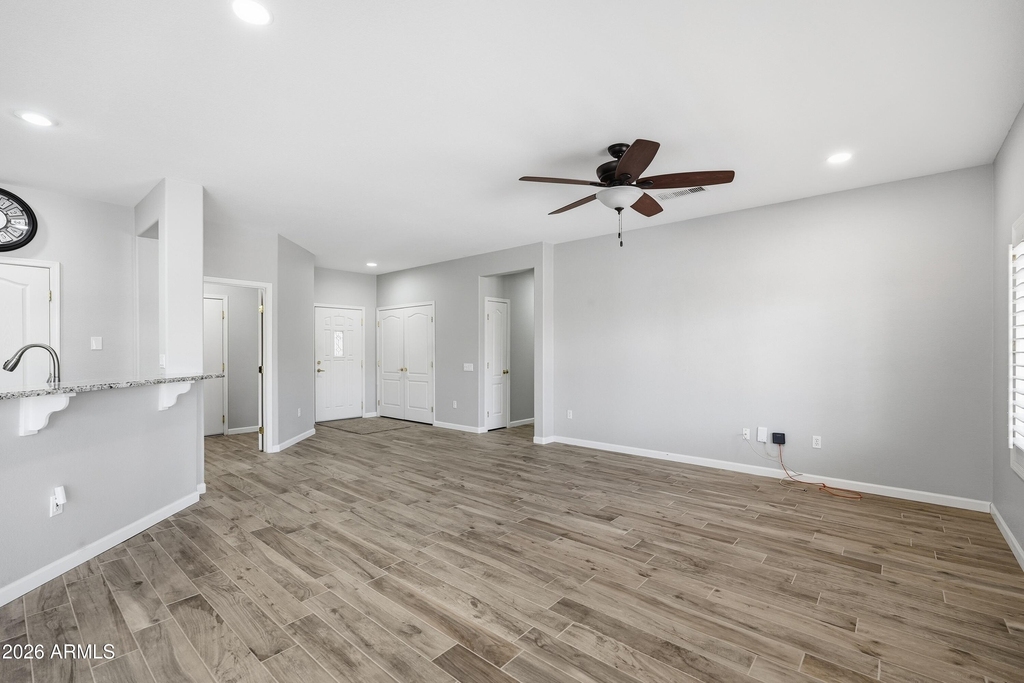 16536 W Rock Springs Lane - Photo 4