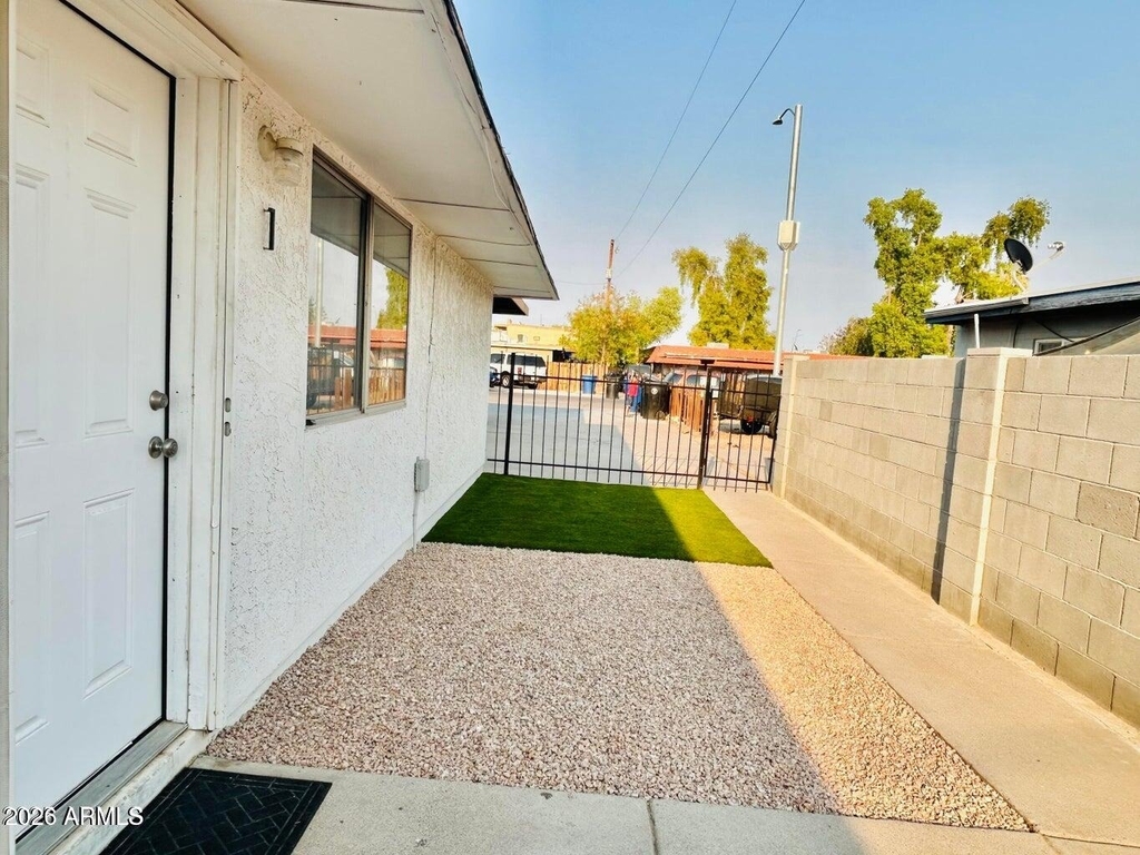 240 S Doran -- - Photo 12