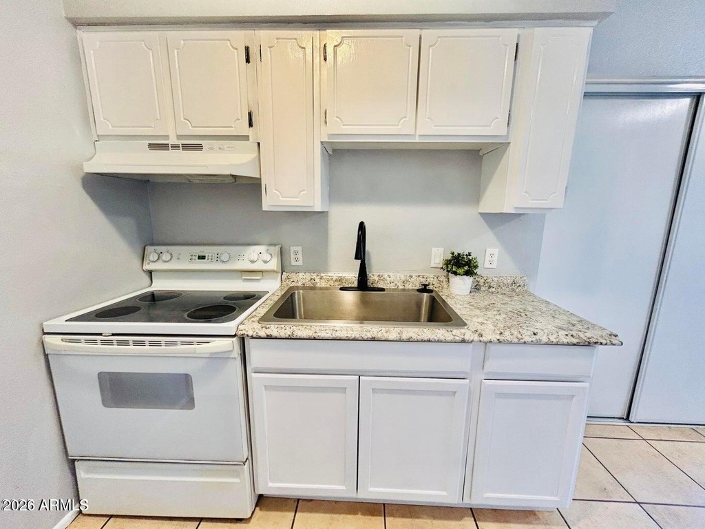 240 S Doran -- - Photo 2