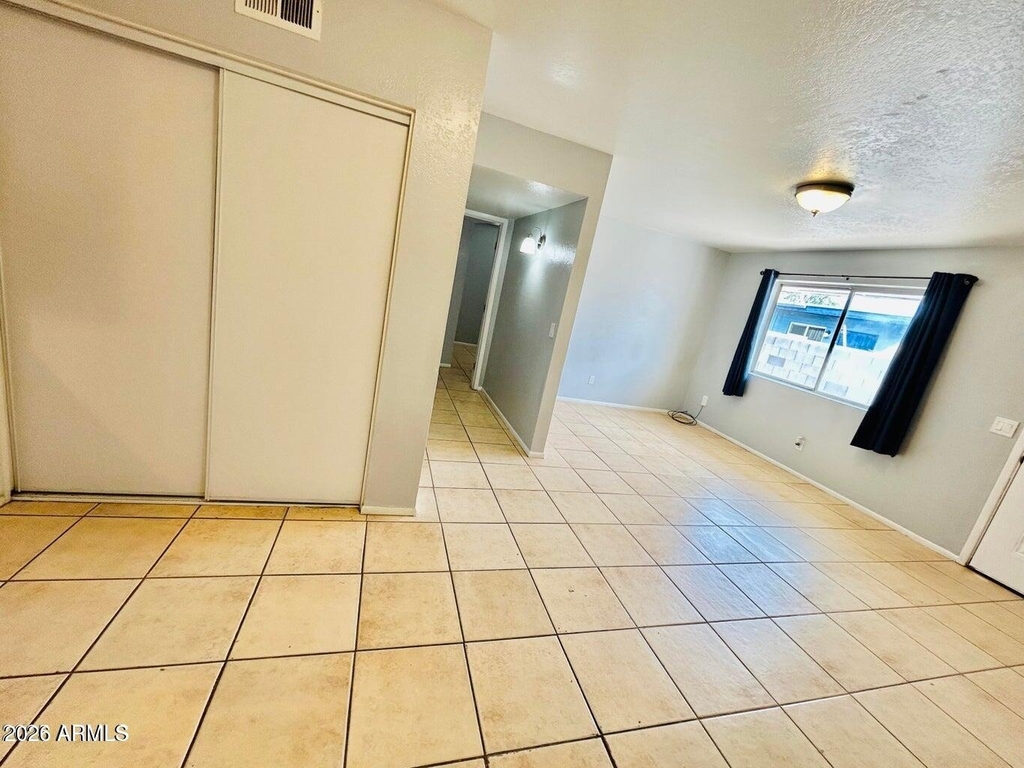 240 S Doran -- - Photo 5