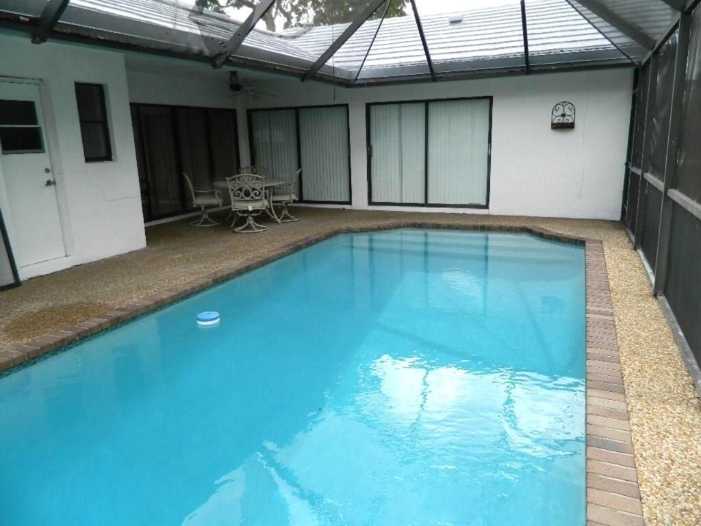4002 Nw 73rd Avenue - Photo 9