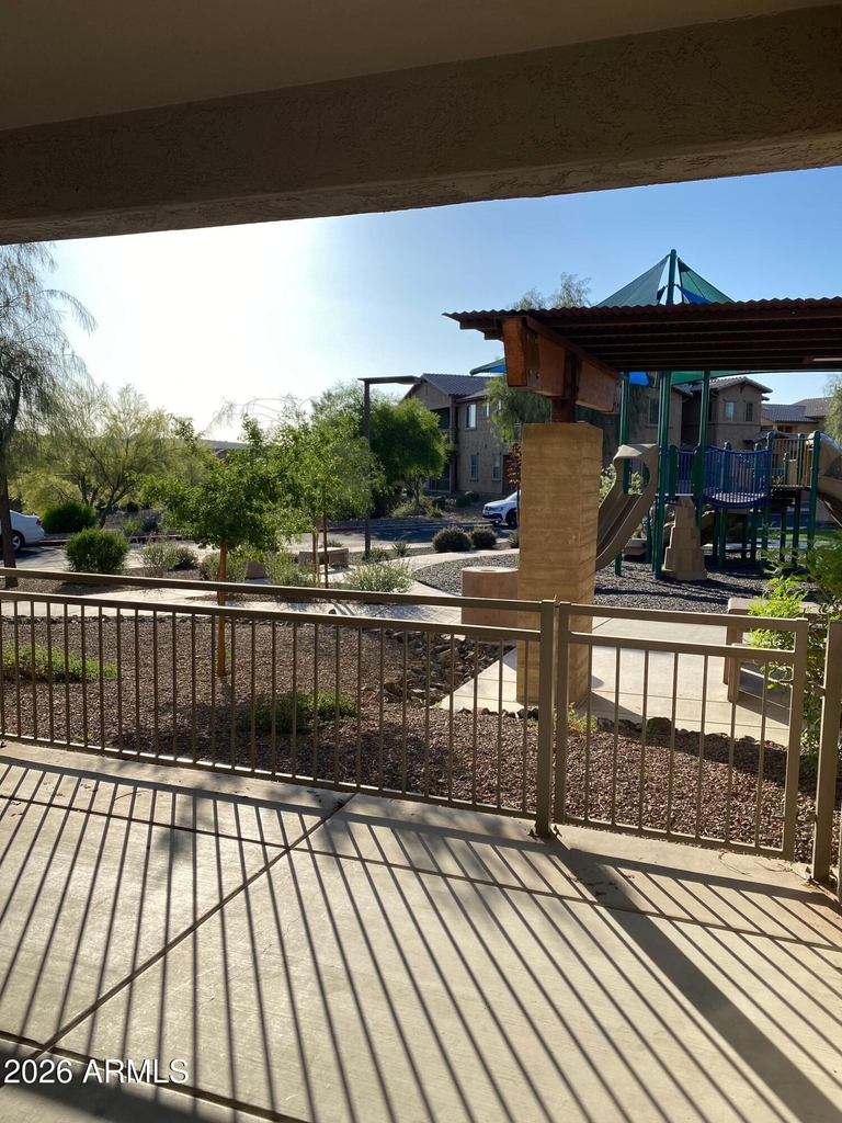 2130 W Hunter Court - Photo 5