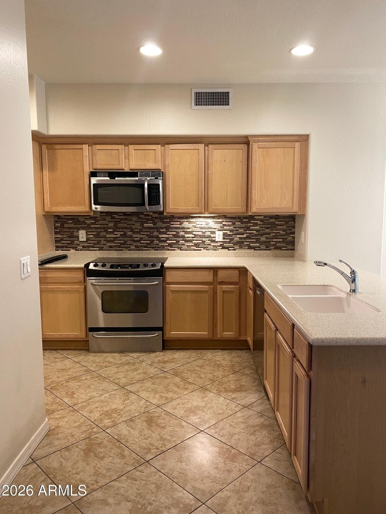 2130 W Hunter Court - Photo 1