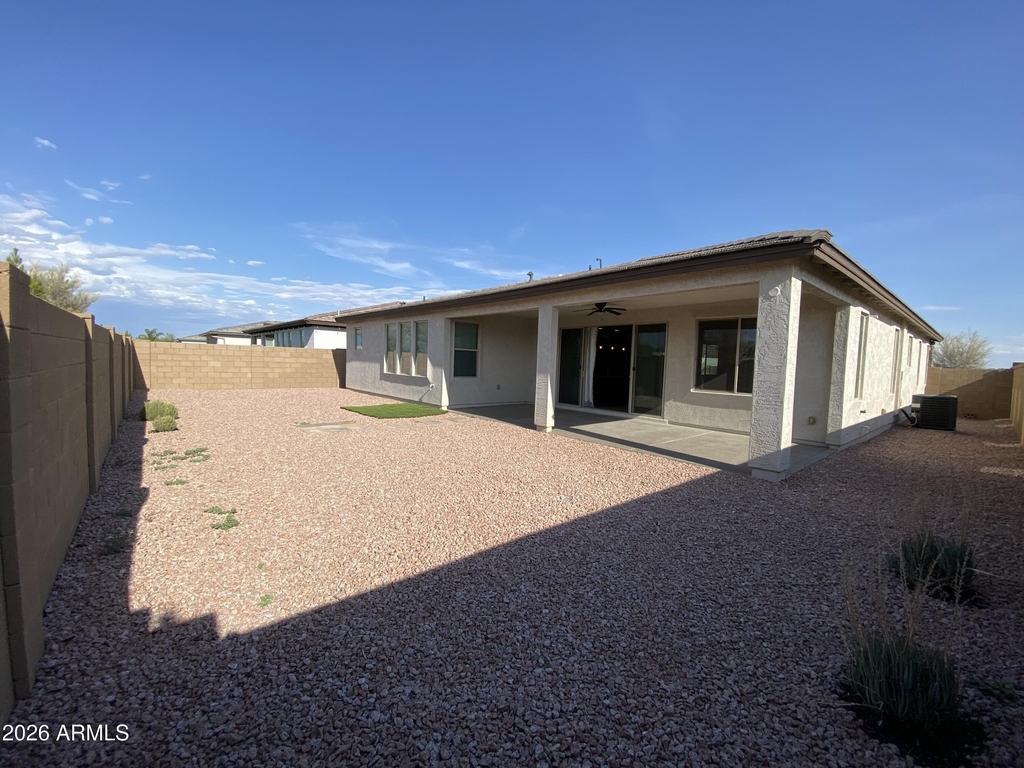 1560 W Avenida Del Valle -- - Photo 10