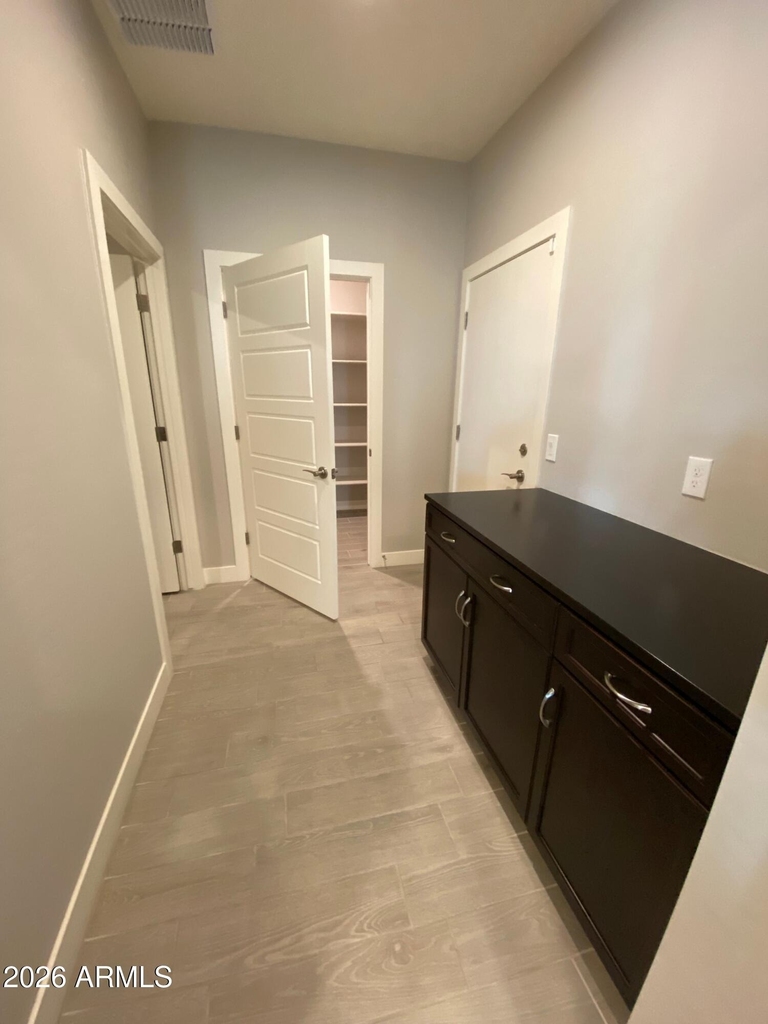 1560 W Avenida Del Valle -- - Photo 5