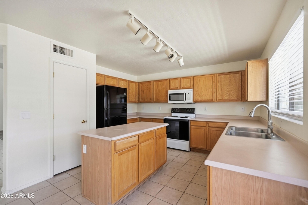 6107 N 135th Drive - Photo 7