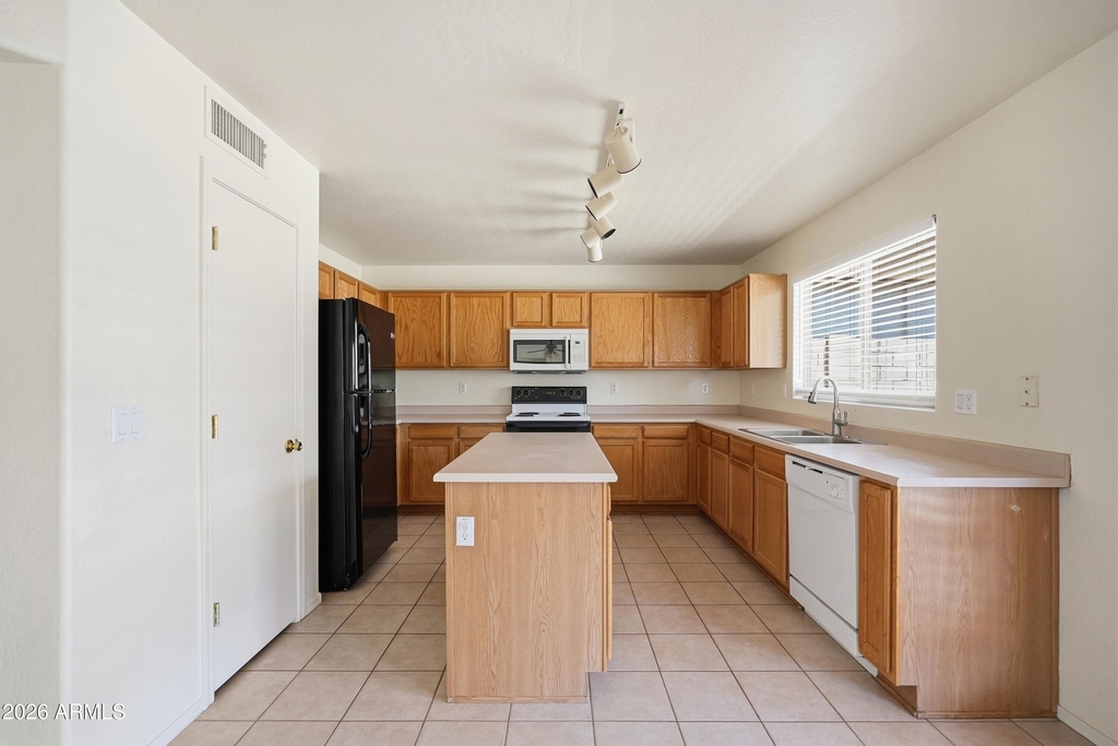6107 N 135th Drive - Photo 6