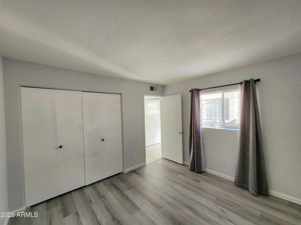 1168 E Cochise Drive - Photo 9
