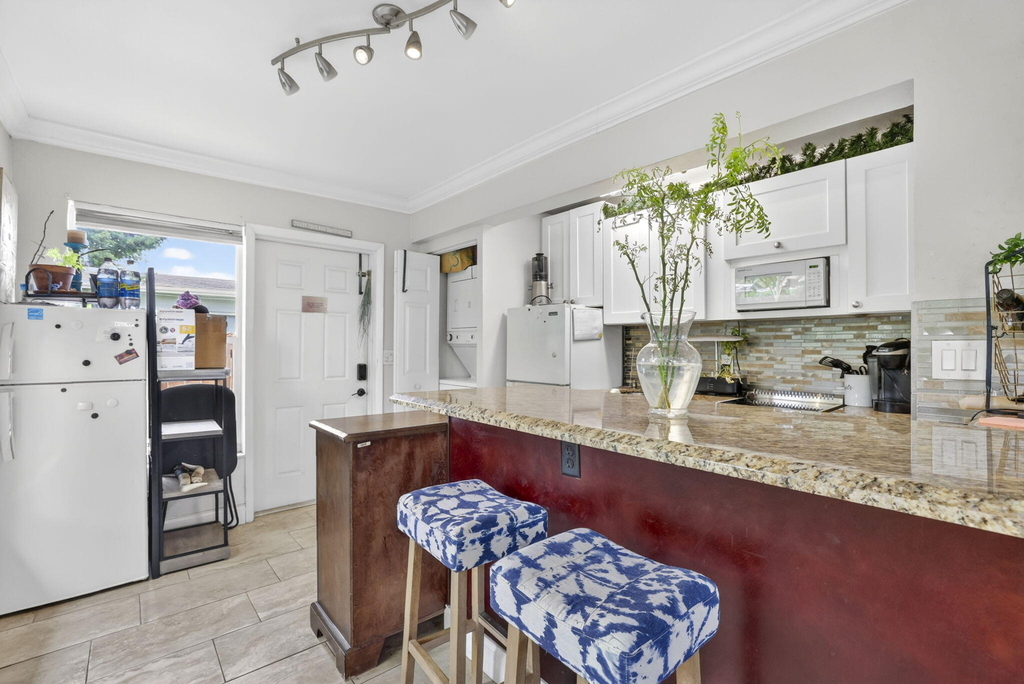 3207 Marine Drive - Photo 6