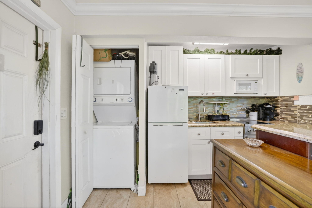 3207 Marine Drive - Photo 7
