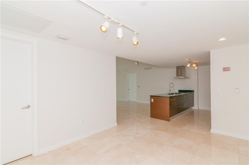 465 Brickell Avenue - Photo 14