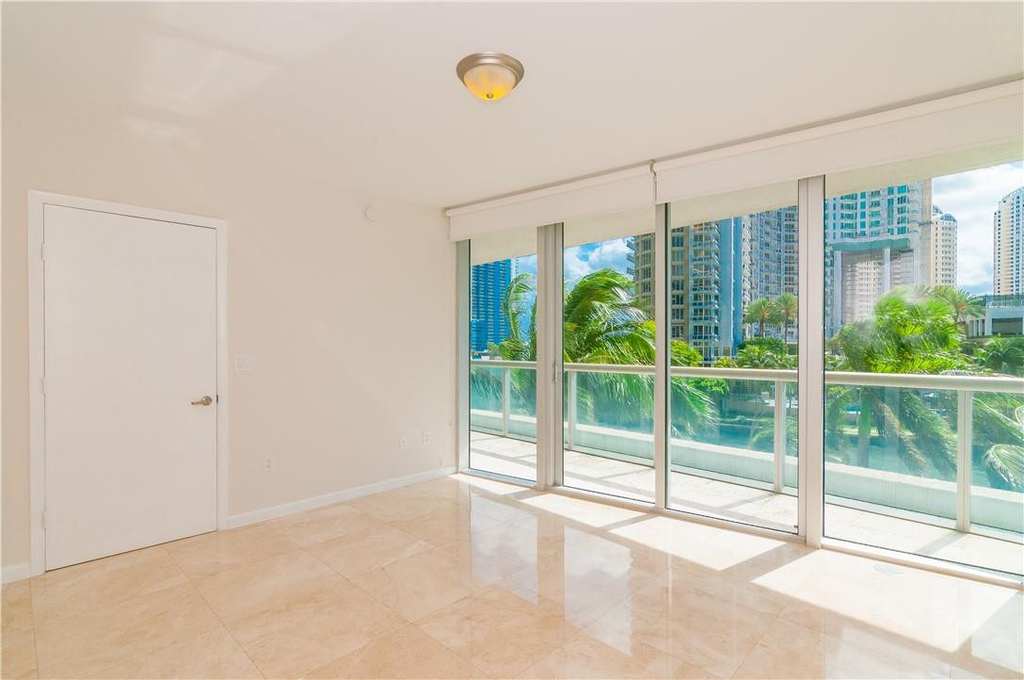 465 Brickell Avenue - Photo 4