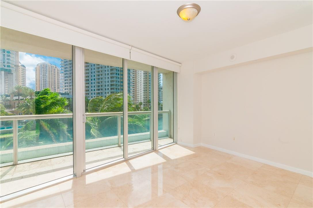 465 Brickell Avenue - Photo 3