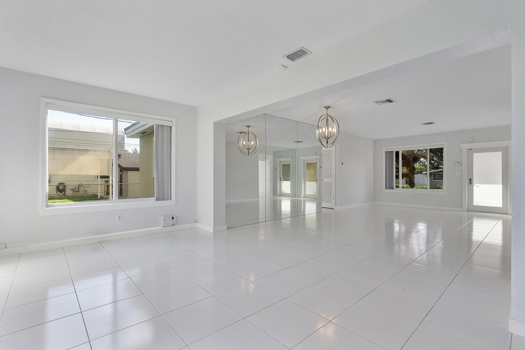 2475 Ne 214th Street - Photo 8
