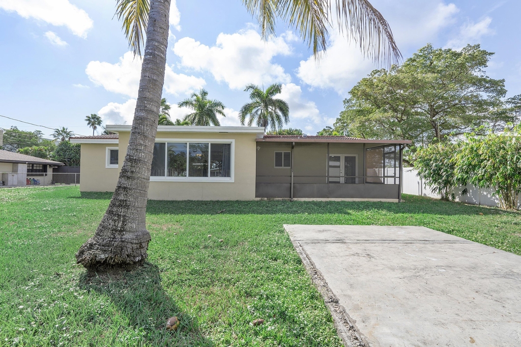 2475 Ne 214th Street - Photo 24