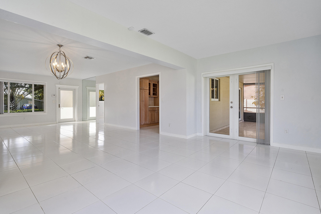 2475 Ne 214th Street - Photo 7