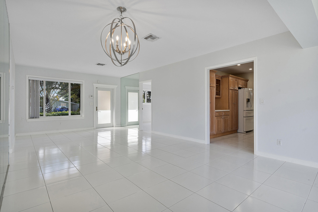 2475 Ne 214th Street - Photo 9