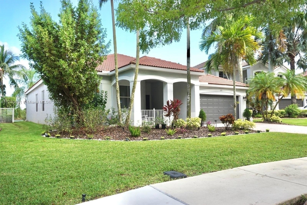 878 Lavender Circle - Photo 0