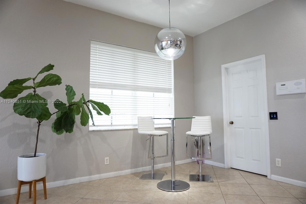 878 Lavender Circle - Photo 3