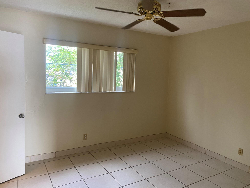 1812 E Oakland Park Boulevard - Photo 3