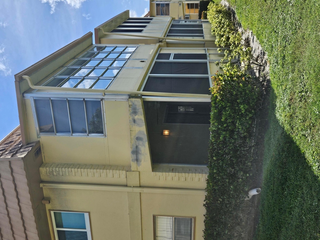 211 E Saxony Lane - Photo 17