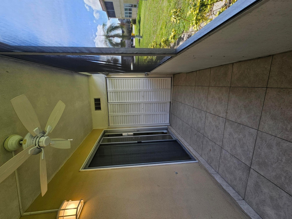211 E Saxony Lane - Photo 15