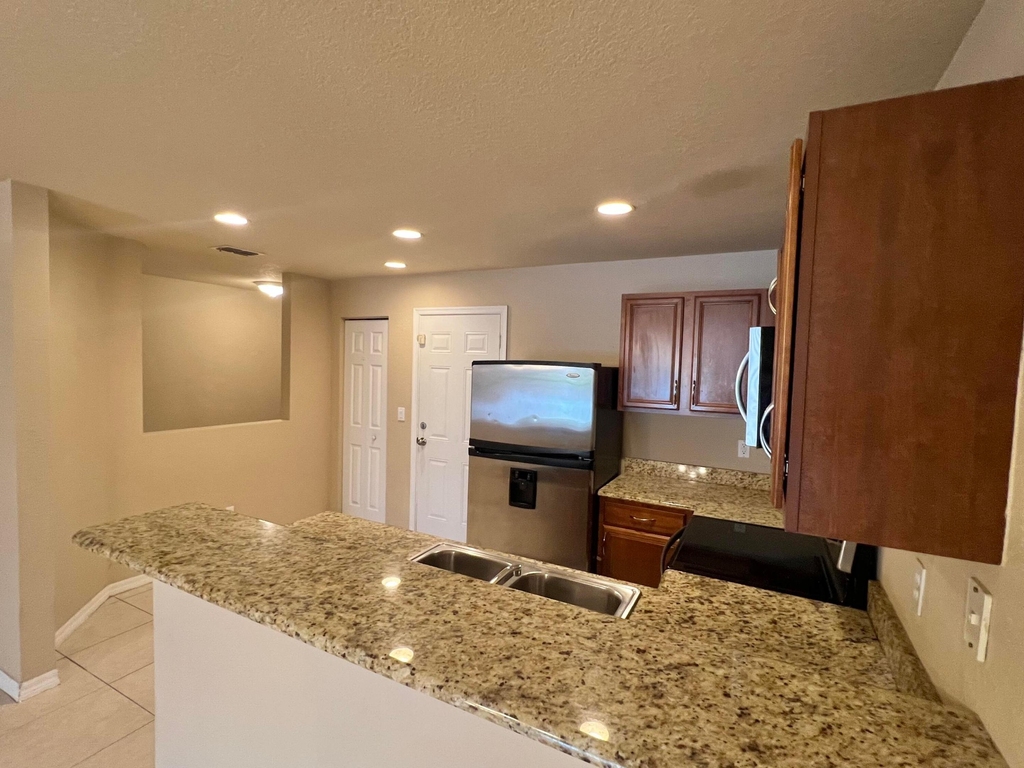 2552 Sw Marshfield Court - Photo 4