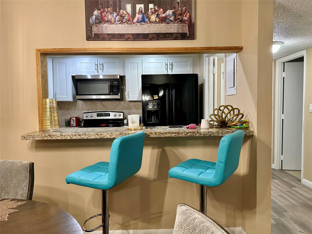 4156 Inverrary Drive - Photo 0