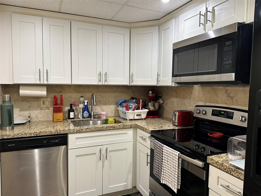 4156 Inverrary Drive - Photo 1