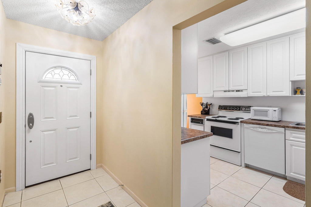 29 Stratford Lane W - Photo 5