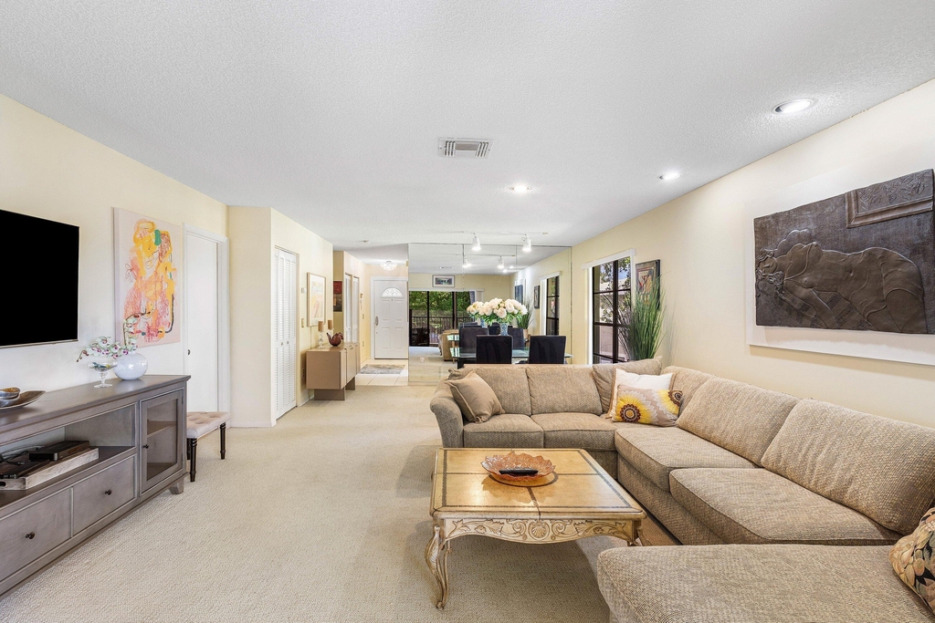 29 Stratford Lane W - Photo 10