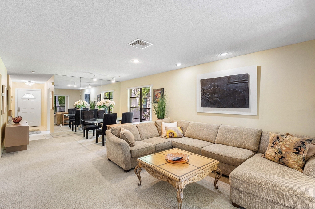 29 Stratford Lane W - Photo 9