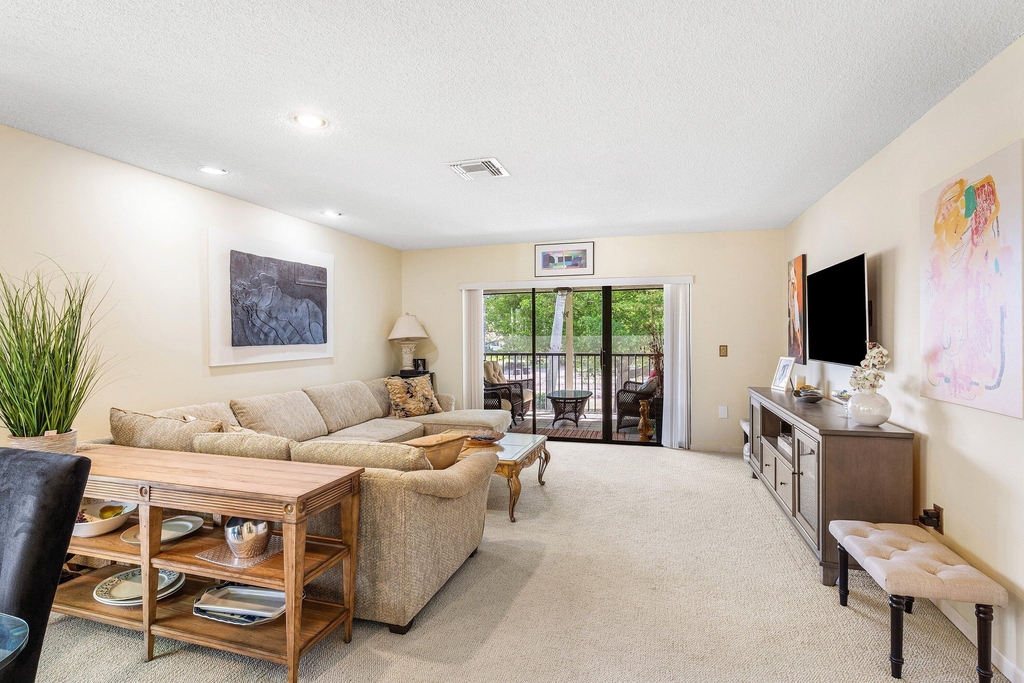 29 Stratford Lane W - Photo 7