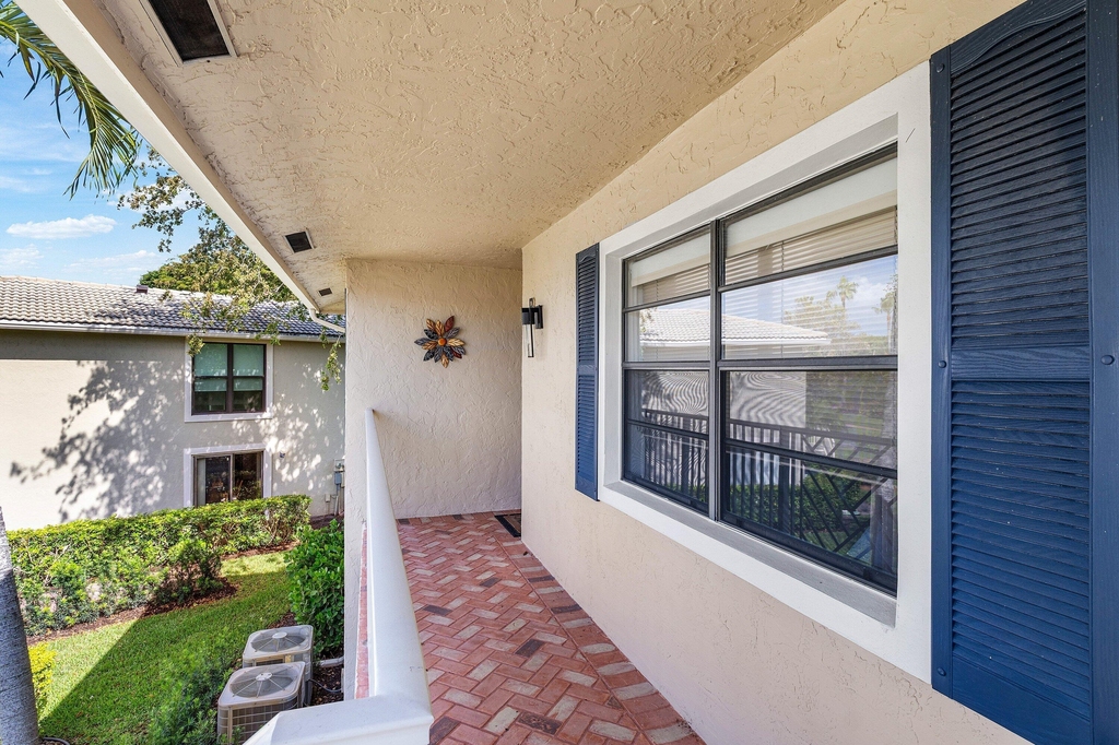 29 Stratford Lane W - Photo 4