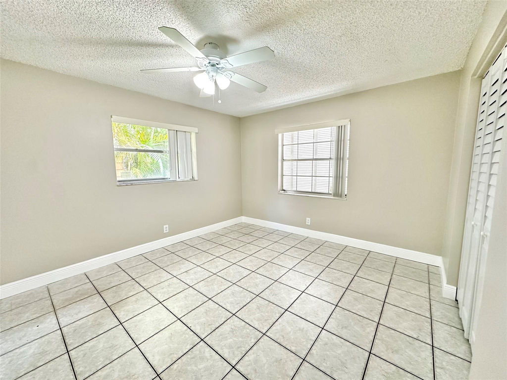 1841 Sw 22nd Street - Photo 6