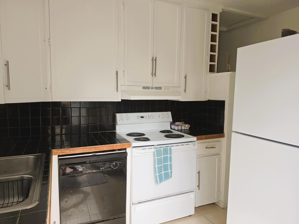 441 26th Street - Photo 2