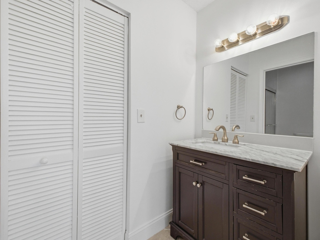 321 Norwood Terrace - Photo 27