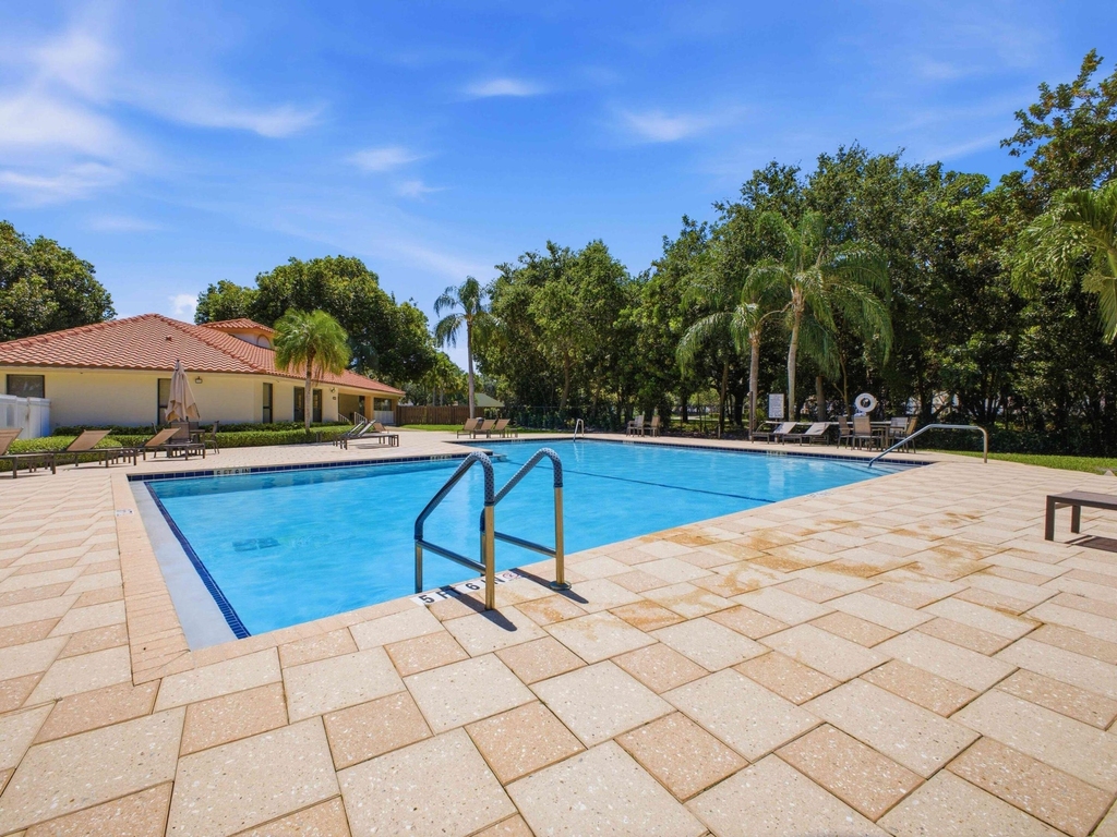 321 Norwood Terrace - Photo 32