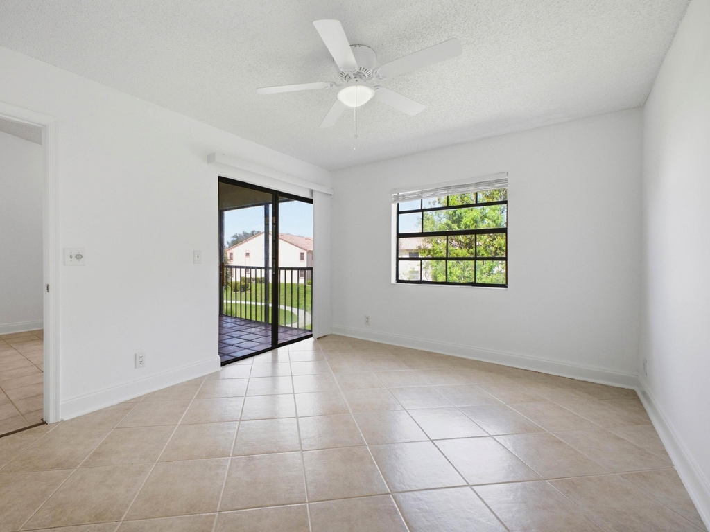 321 Norwood Terrace - Photo 23