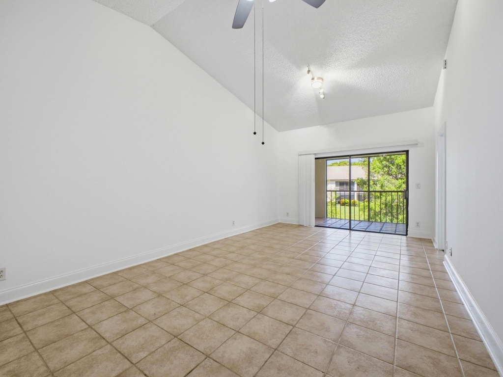 321 Norwood Terrace - Photo 12