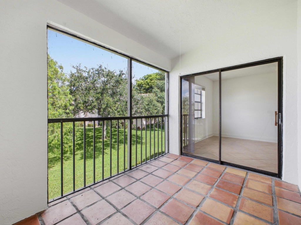 321 Norwood Terrace - Photo 15