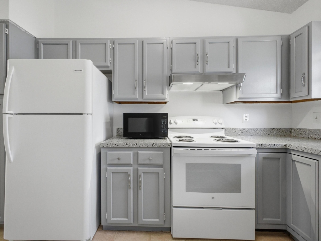 321 Norwood Terrace - Photo 9