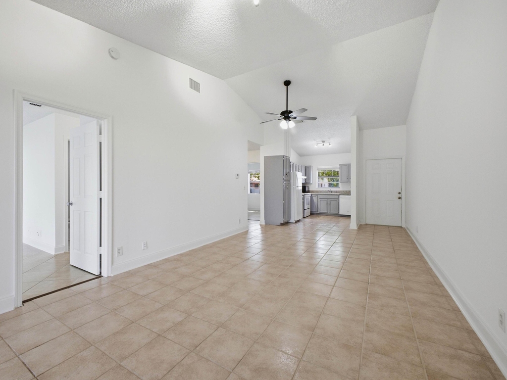 321 Norwood Terrace - Photo 7