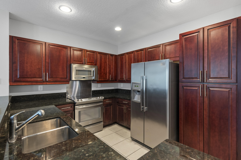 3238 Sw 16th Terrace - Photo 2