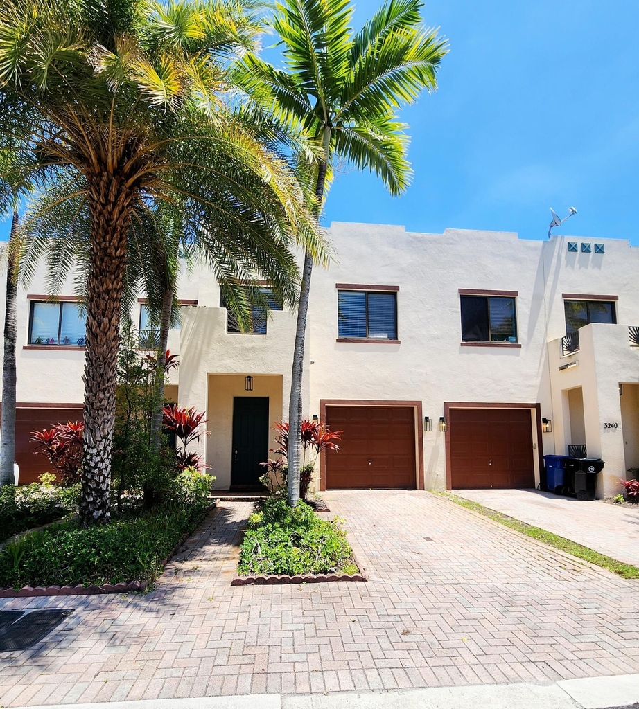3238 Sw 16th Terrace - Photo 0
